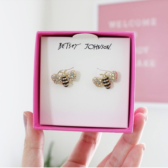 Betsey Johnson Jewelry - NWB BETSEY JOHNSON BEE STUD EARRINGS